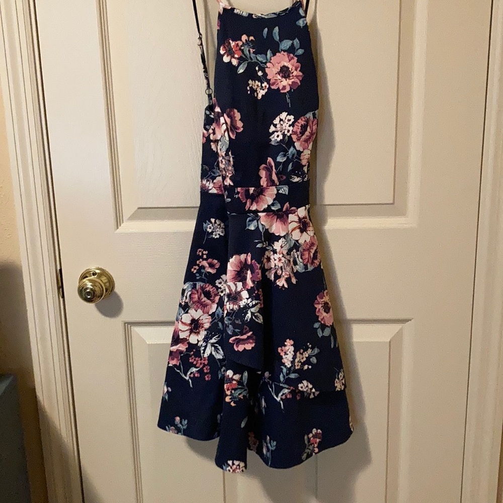 Floral Print Hoco Dress, it’s a size 3! Very cute!